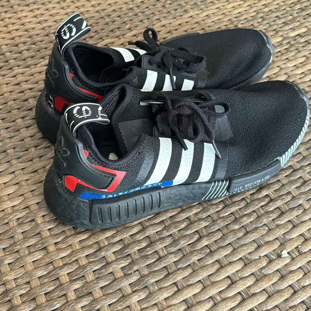 Adidas ultra boost size 7 Men’s shoes adidas NMD R1
Japan Pack Black (2019)